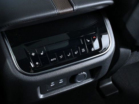 New 2025 Nissan Armada Platinum Reserve image 27