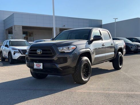 Used 2022 Toyota Tacoma SR image 7