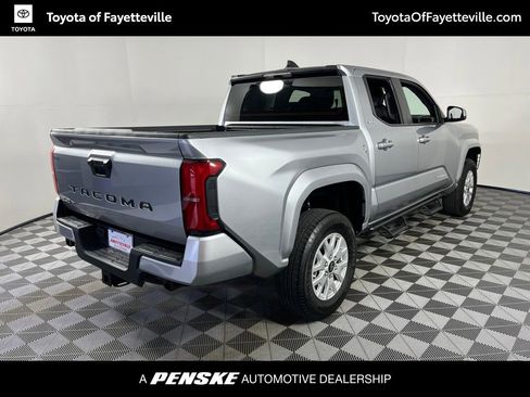 Certified 2025 Toyota Tacoma SR5 AWD/4WD image 14