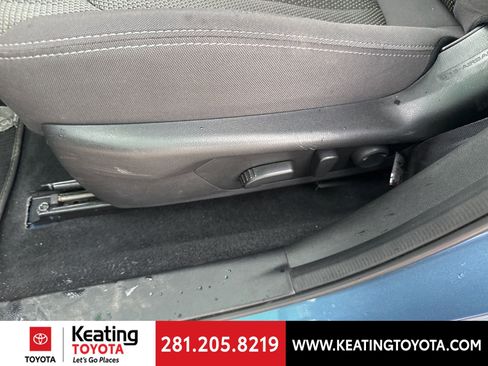 Used 2024 Subaru Crosstrek 2.0i Premium image 14