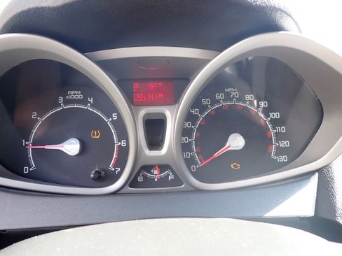 Used 2011 Ford Fiesta SE w/ 201A Rapid Spec Order Code image 21