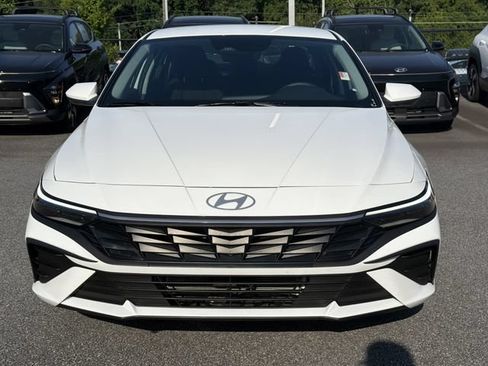 Certified 2026 Hyundai Elantra Hybrid FWD image 2