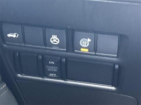 Used 2024 Nissan Armada Platinum w/ Captain's Chairs Package image 31