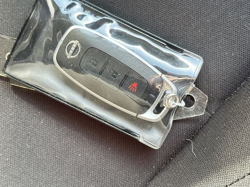 Used 2025 Nissan Kicks Play S image 37