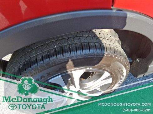 Used 2016 Toyota RAV4 LE image 7