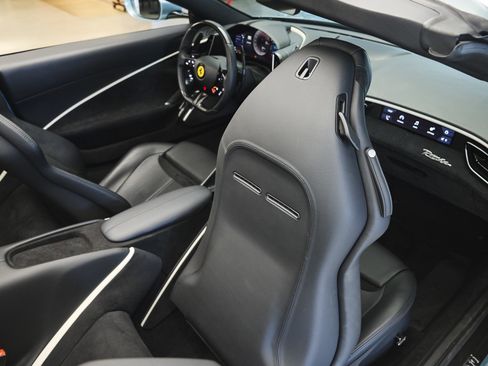 Used 2024 Ferrari Roma Spider RWD image 36