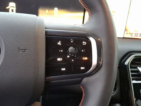 Used 2025 Nissan Armada PRO-4X AWD/4WD image 24