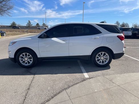 Used 2021 Chevrolet Equinox LS w/ LS Convenience Package image 6