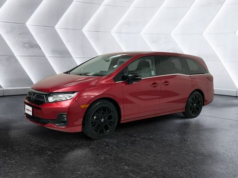 Used 2025 Honda Odyssey Sport-L image 3