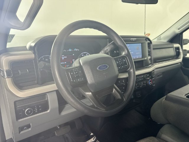 Used 2026 Ford F350 4x4 Crew Cab DRW Super Duty image 23