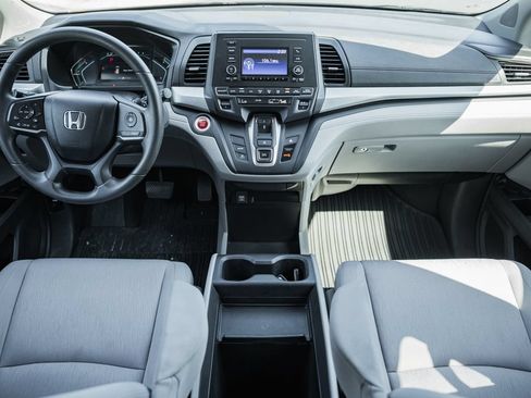 Used 2018 Honda Odyssey LX image 17