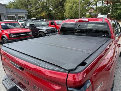 Used 2026 Chevrolet Colorado Z71 w/ Technology Package AWD/4WD image 6