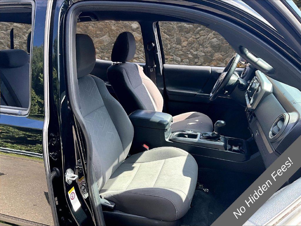 Used 2017 Toyota Tacoma TRD Sport w/ Tow Package (A/T) AWD/4WD image 7
