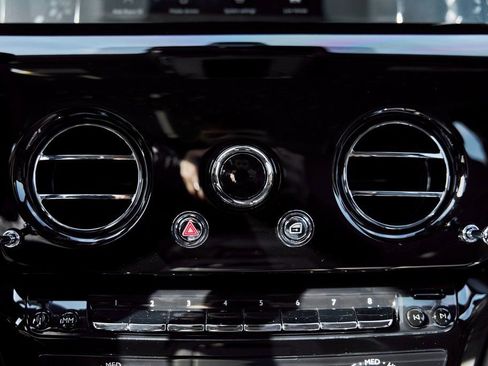 Used 2025 Rolls-Royce Phantom Sedan RWD image 81