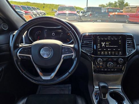 Used 2020 Jeep Grand Cherokee Altitude AWD/4WD image 19