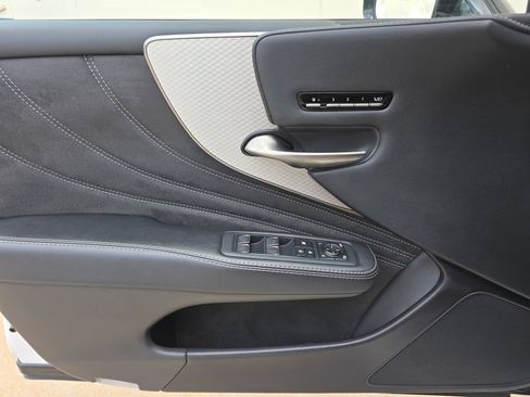 Used 2018 Lexus LS 500 F Sport w/ Accessory Package (Z1) RWD image 18