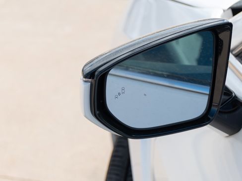 Used 2024 Lexus UX 250h AWD w/ Premium Package image 8