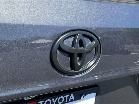 Used 2022 Toyota Highlander L image 10