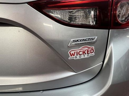Used 2018 MAZDA MAZDA3 Touring FWD image 5