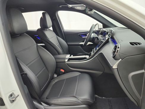 Used 2024 Mercedes-Benz GLC 300 image 18