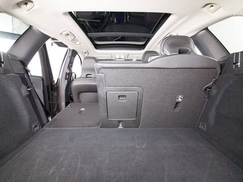 Certified 2025 Volvo XC60 B5 Core AWD/4WD image 25
