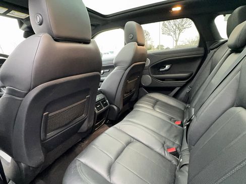 Used 2018 Land Rover Range Rover Evoque SE Premium image 20