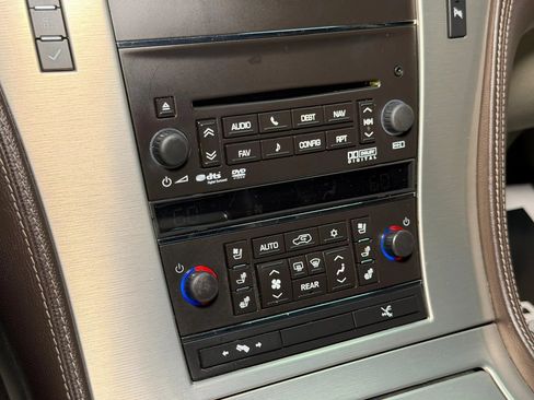 Used 2012 Cadillac Escalade Platinum AWD/4WD image 33