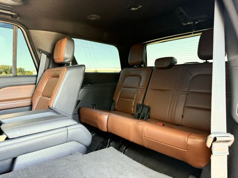 Used 2023 Lincoln Navigator Reserve AWD/4WD image 23