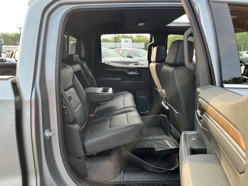 Used 2025 Chevrolet Silverado 1500 High Country w/ High Country Premium Package AWD/4WD image 24