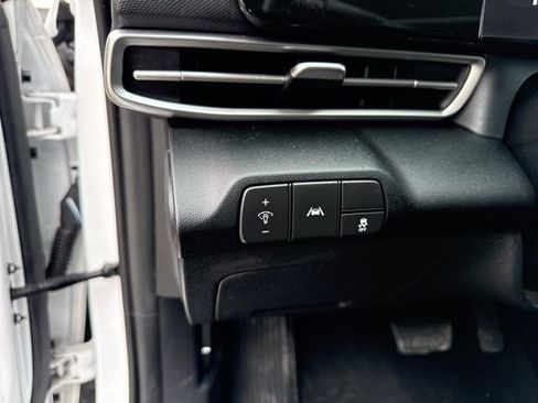 Used 2023 Hyundai Elantra SEL w/ Convenience Package image 21