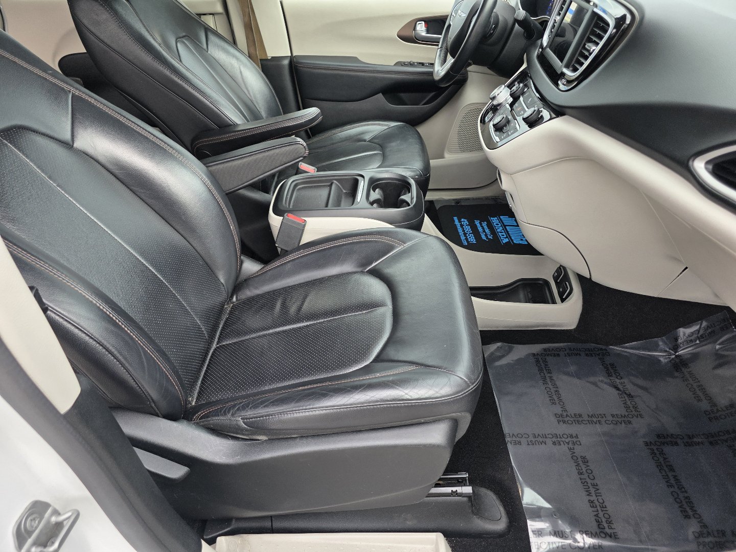 Used 2018 Chrysler Pacifica Touring-L FWD image 21