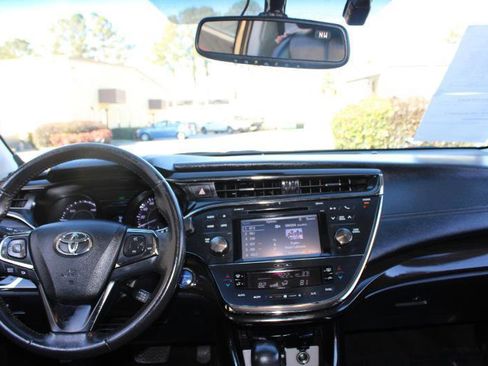 Used 2016 Toyota Avalon XLE Plus FWD image 9