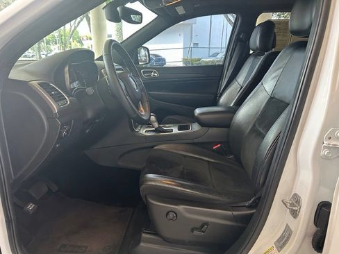 Used 2017 Jeep Grand Cherokee Altitude RWD image 6