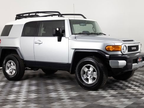 Used 2008 Toyota FJ Cruiser 4WD image 10