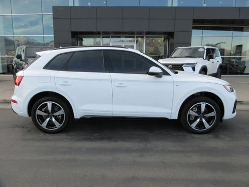 Used 2023 Audi Q5 2.0T Premium Plus w/ Premium Plus Package image 13
