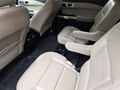 Used 2021 Ford Explorer XLT w/ Equipment Group 202A image 20