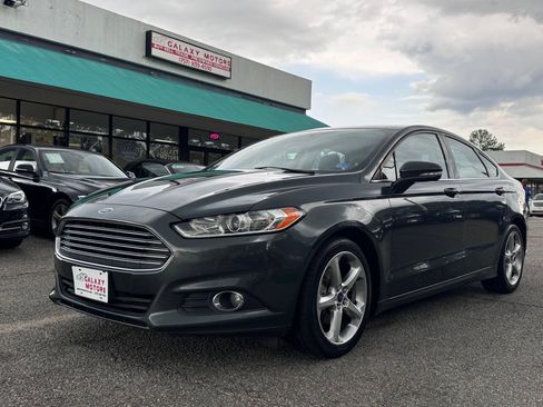 Used 2015 Ford Fusion SE w/ Equipment Group 201A FWD image 1
