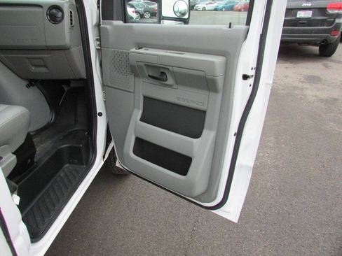 Used 2012 Ford E-450 and Econoline 450 Super Duty w/ PWR Locks & Windows Group RWD image 20