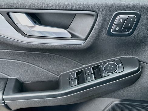 Used 2025 Ford Escape Platinum AWD/4WD image 15