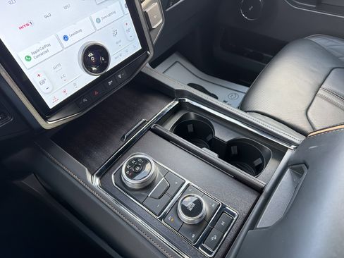 Used 2024 Ford Expedition Max Platinum image 24