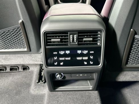 Certified 2025 Porsche Cayenne S image 38