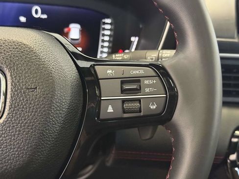 Used 2025 Honda Pilot Black Edition image 35