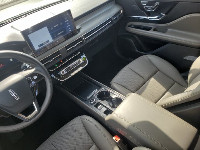 Used 2024 Lincoln Corsair AWD w/ Equipment Group 101A image 28
