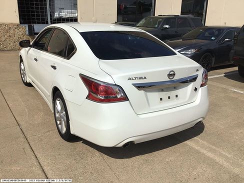 Used 2015 Nissan Altima 2.5 SV w/ Convenience Package image 4
