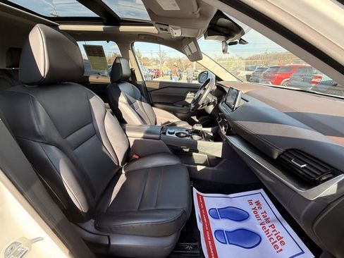 Certified 2022 Nissan Rogue SV w/ SV Premium Package image 21