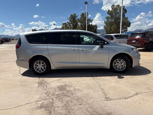 New 2026 Chrysler Voyager LX FWD image 4