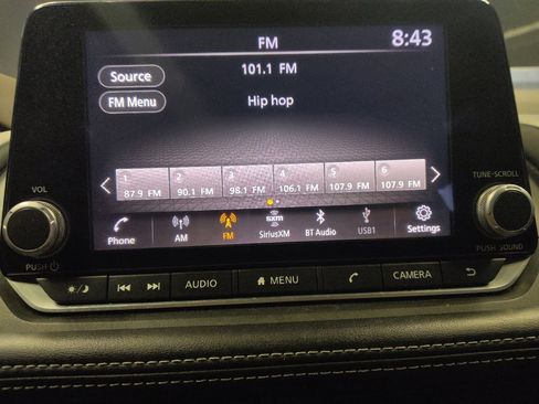 Used 2021 Nissan Rogue SV FWD image 25