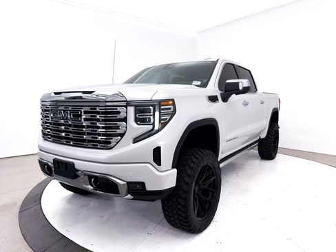 Used 2024 GMC Sierra 1500 Denali w/ Denali Reserve Package AWD/4WD image 17