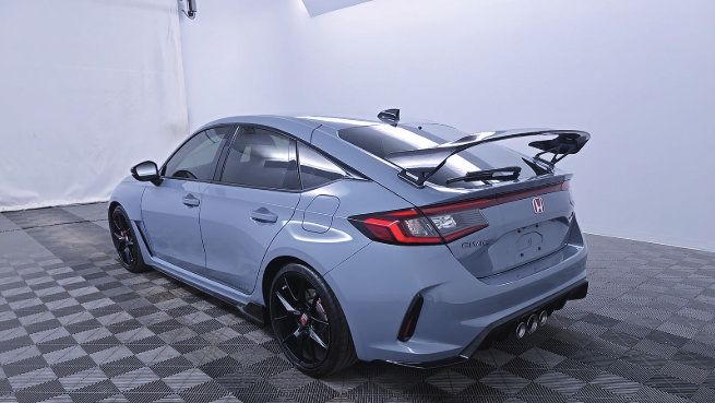 Used 2025 Honda Civic Type R image 8