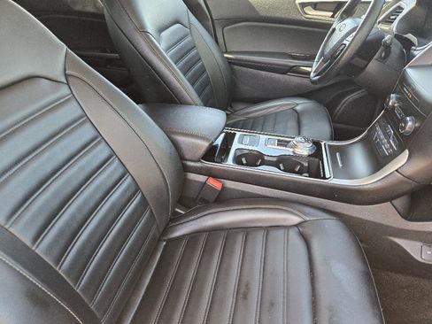 Used 2019 Ford Edge SEL w/ Equipment Group 201A image 19